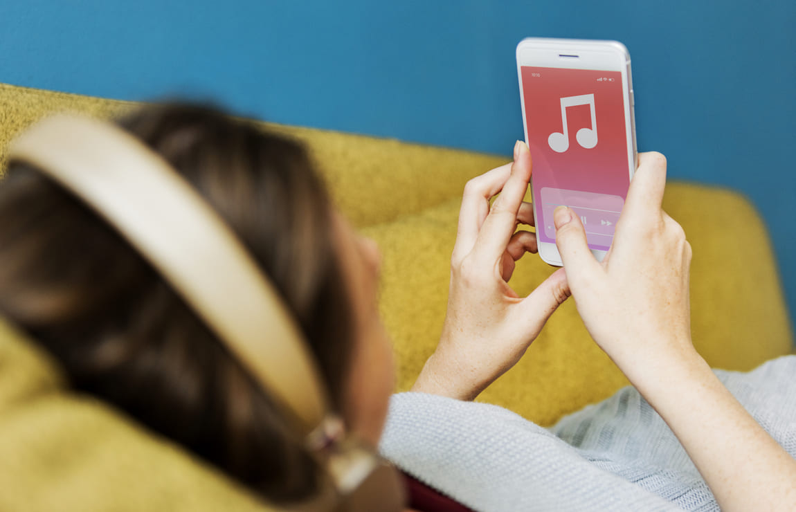 Como baixar música em iPhone?
